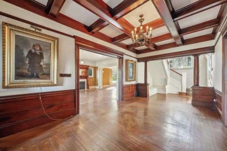 Sprawling Bay Area Oakland home that’s over 100 years old hits the market for $1.6 million